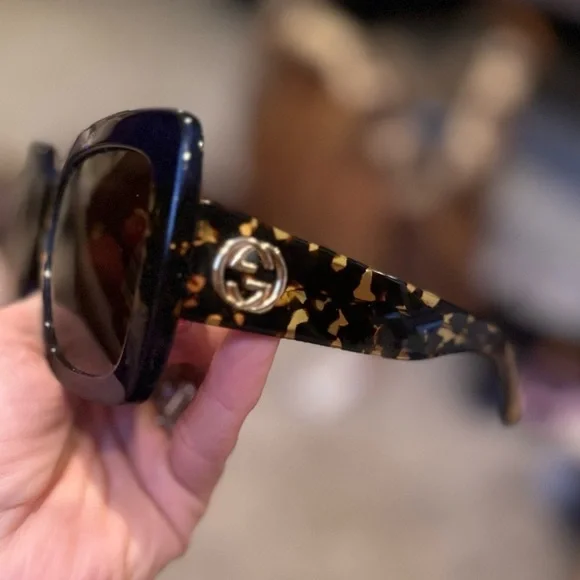 GUCCI OVERSIZED SUNGLASSES GG0083s 100% AUTHENTIC - Picture 11 of 12